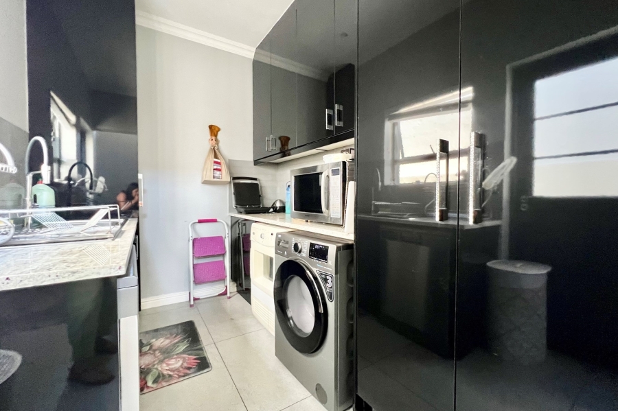 To Let 4 Bedroom Property for Rent in Sagewood Western Cape